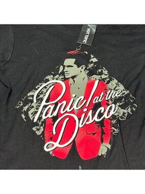 Panic at the Disco Tee Womens Medium Black Red Brendon Urie Band T Shirt